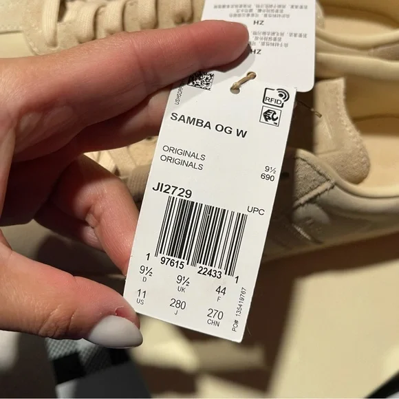 adidas Samba Sneakers in Beige - Picture 3 of 8